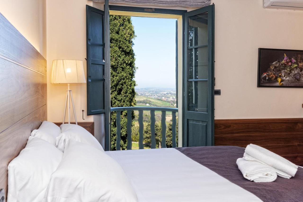 Hotel La Loggia Historic Resort 3*