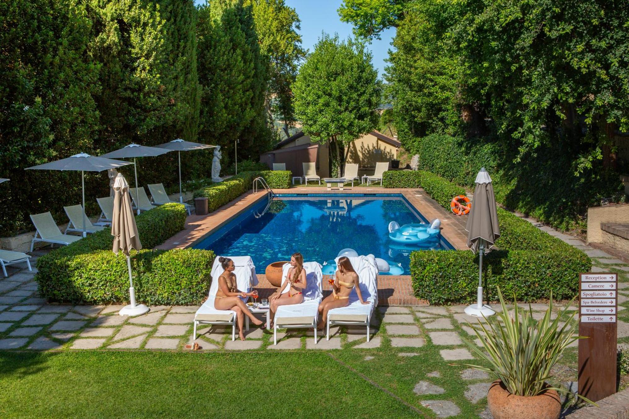 Hotel La Loggia Historic Resort 3*