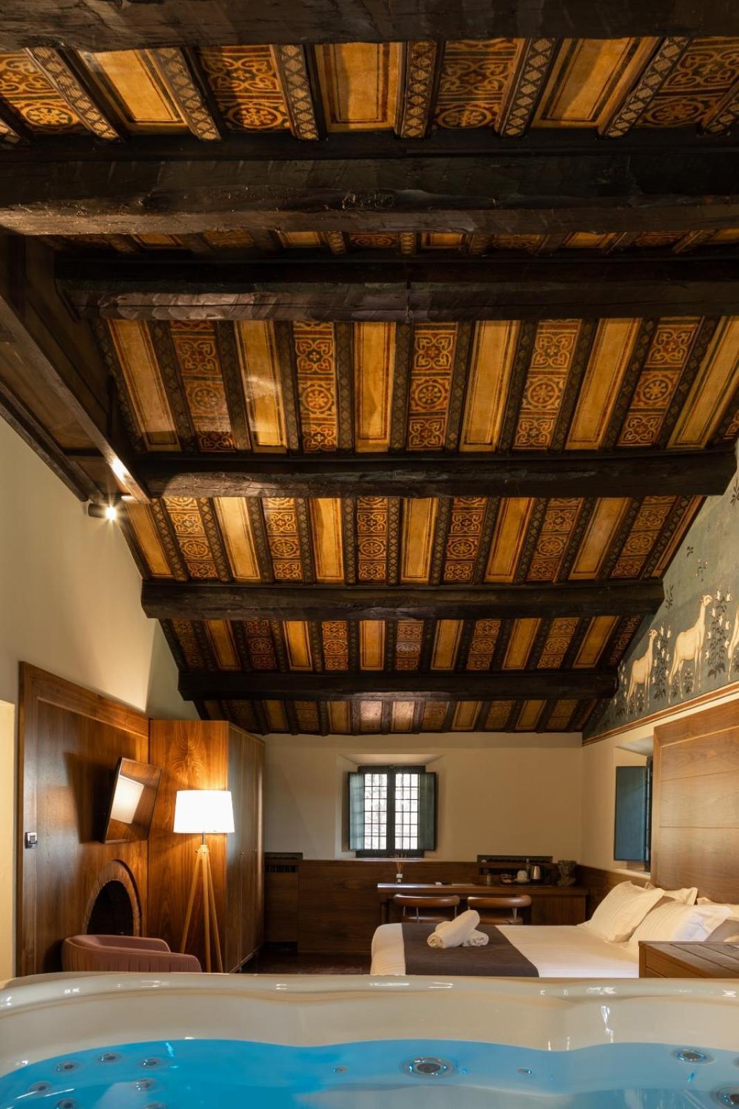 Hotel La Loggia Historic Resort 3*